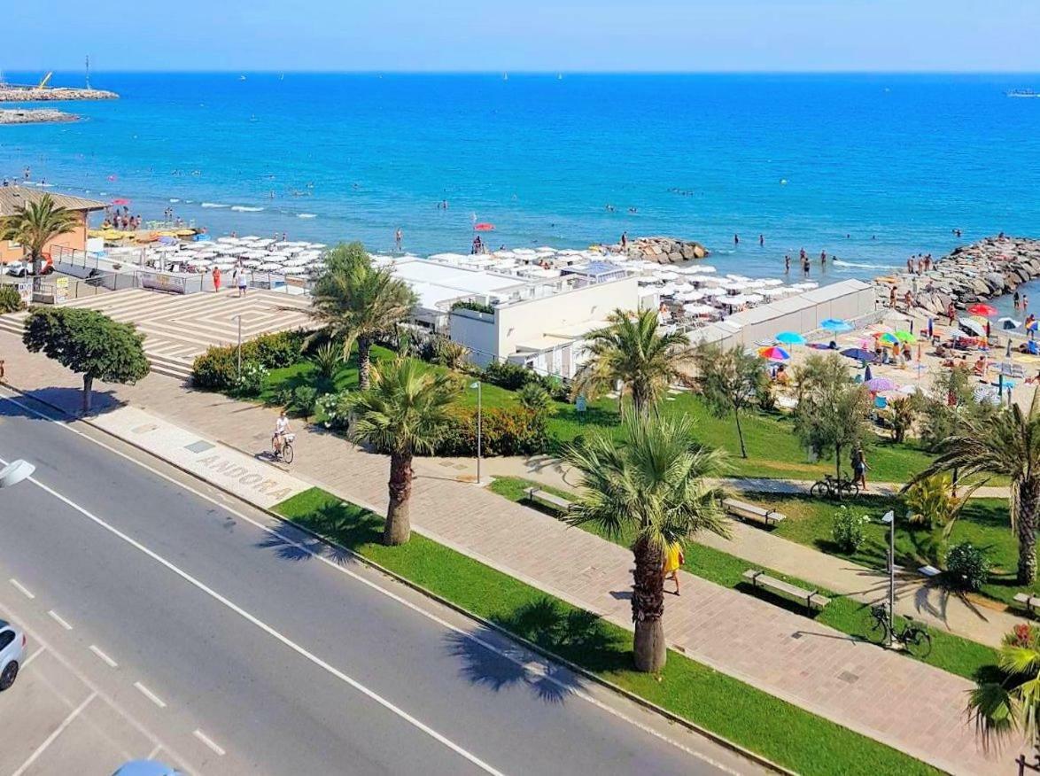 Appartamento Frontemare Marina dʼMarina dʼAndora Dış mekan fotoğraf