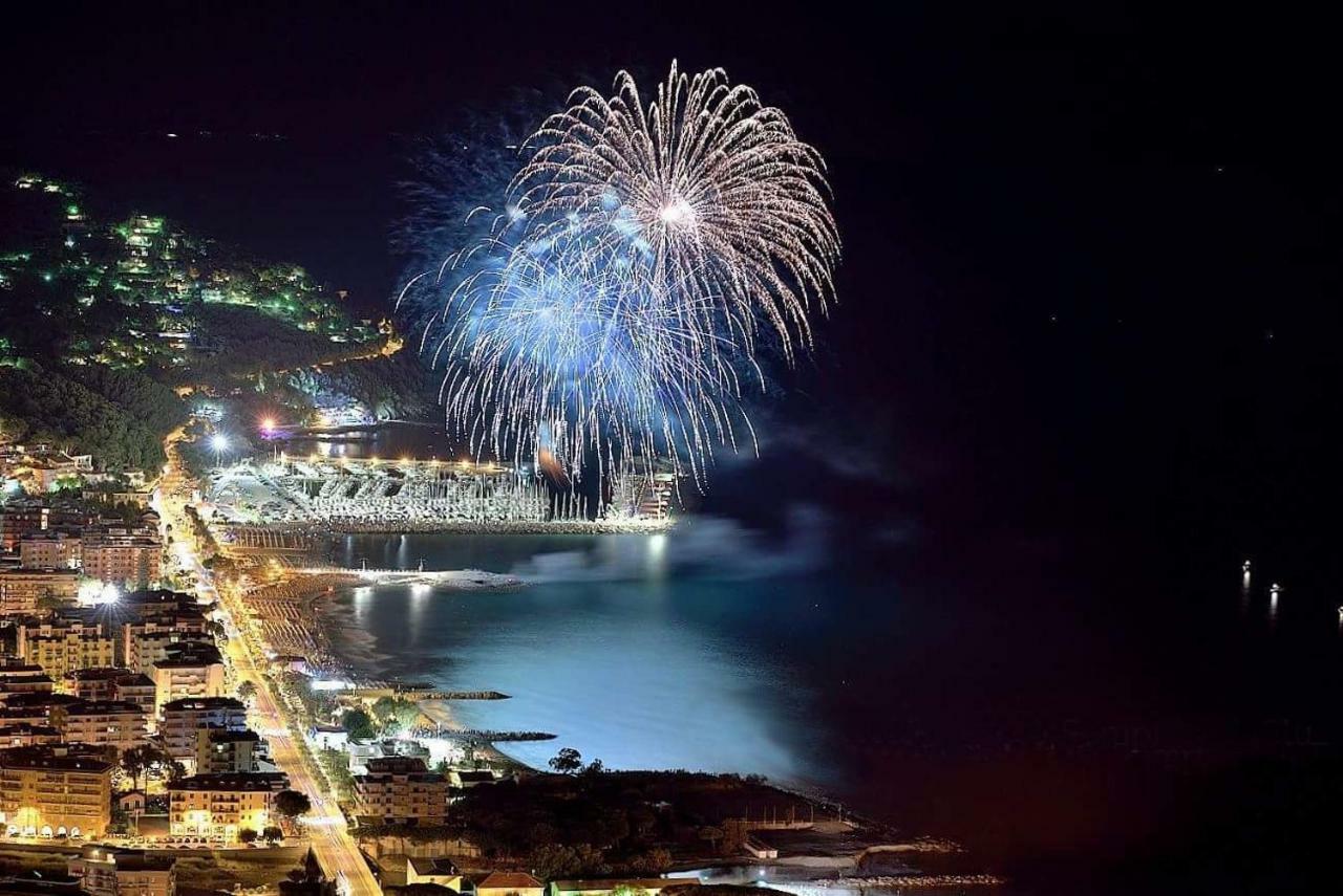 Appartamento Frontemare Marina dʼMarina dʼAndora Dış mekan fotoğraf